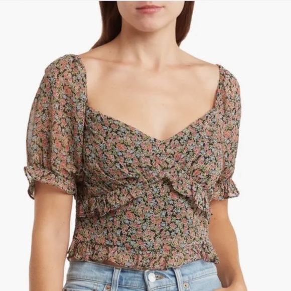 Lush Tops - Woman's Lush Floral Puff Sleeve Ruched Back V Neck Crop Top, Size Small